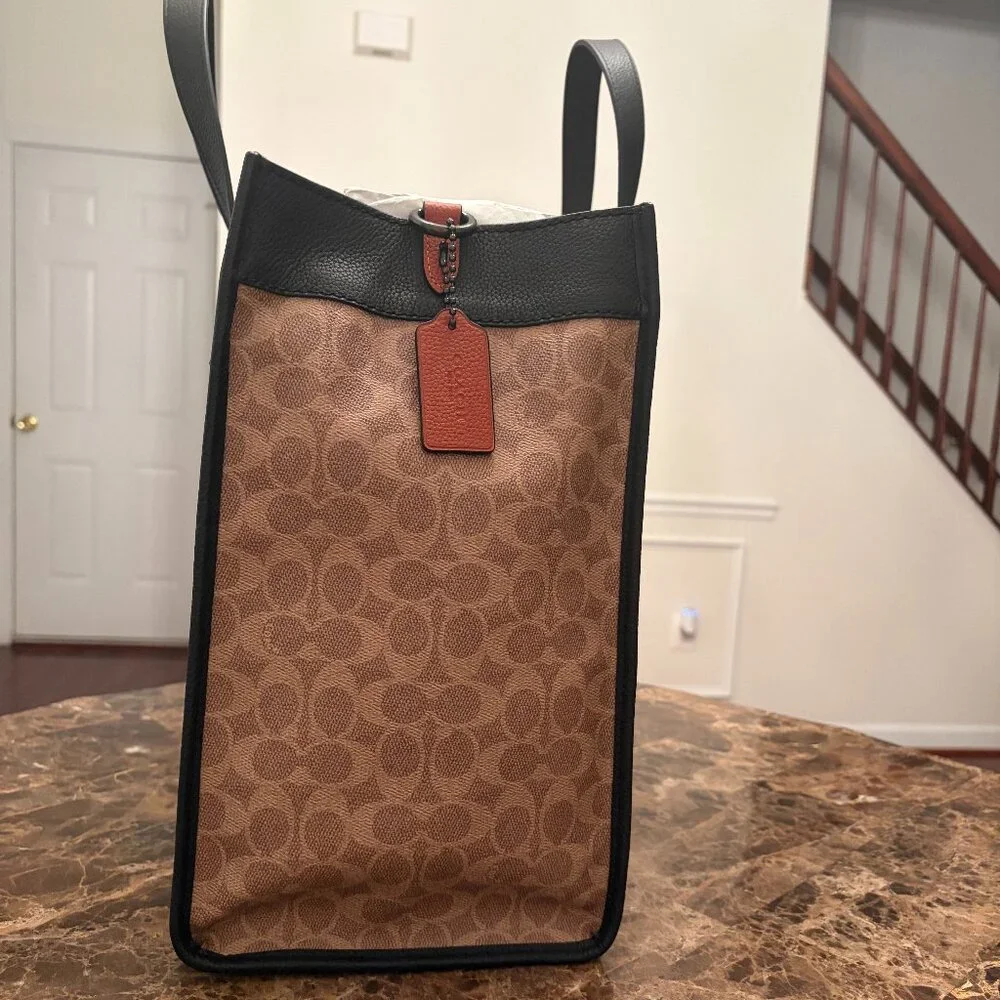 Signature Tan Crossbody and Hand Carry Canvas Field Tote 40 - Picture 3 of 15